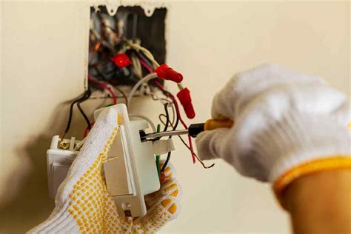 5 Essential Tips for Safe Electrical Repairs