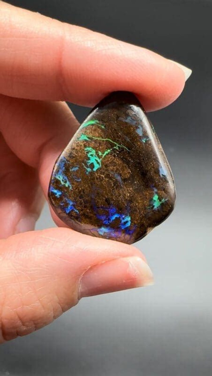 Are boulder opals valuable?