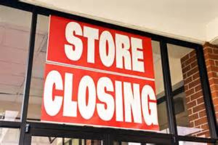 Are DXL stores closing?