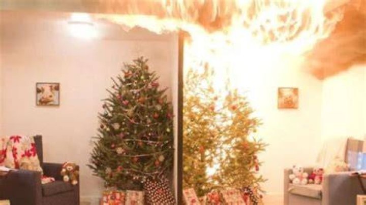 Can real Christmas tree catch fire