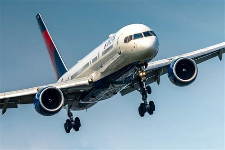 Do Boeing 757 have tvs?
