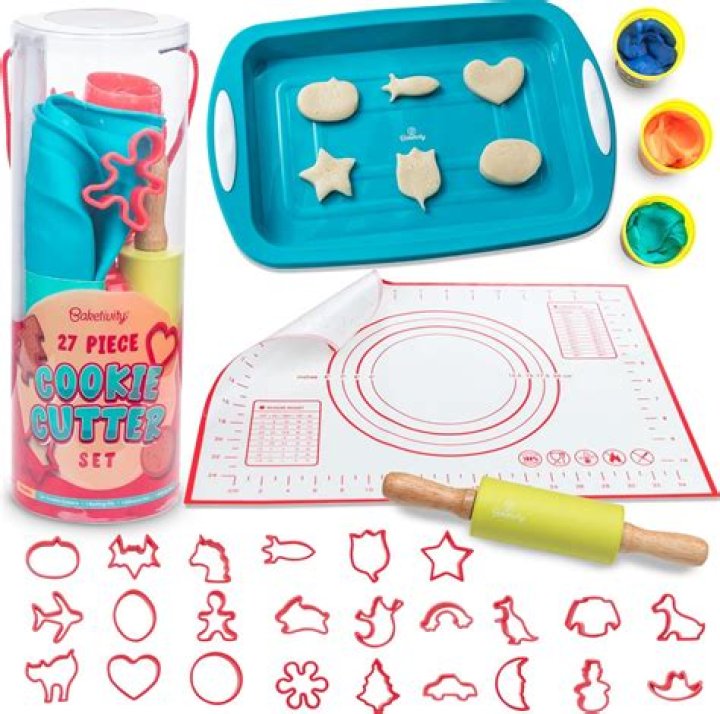 Do plastic cookie cutters work?