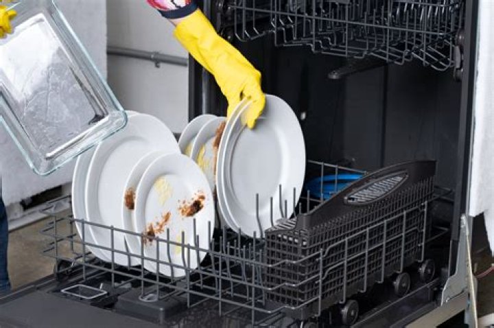 Do you get tips as a dishwasher?