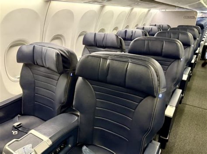 Does a Boeing 737-900 have first class?