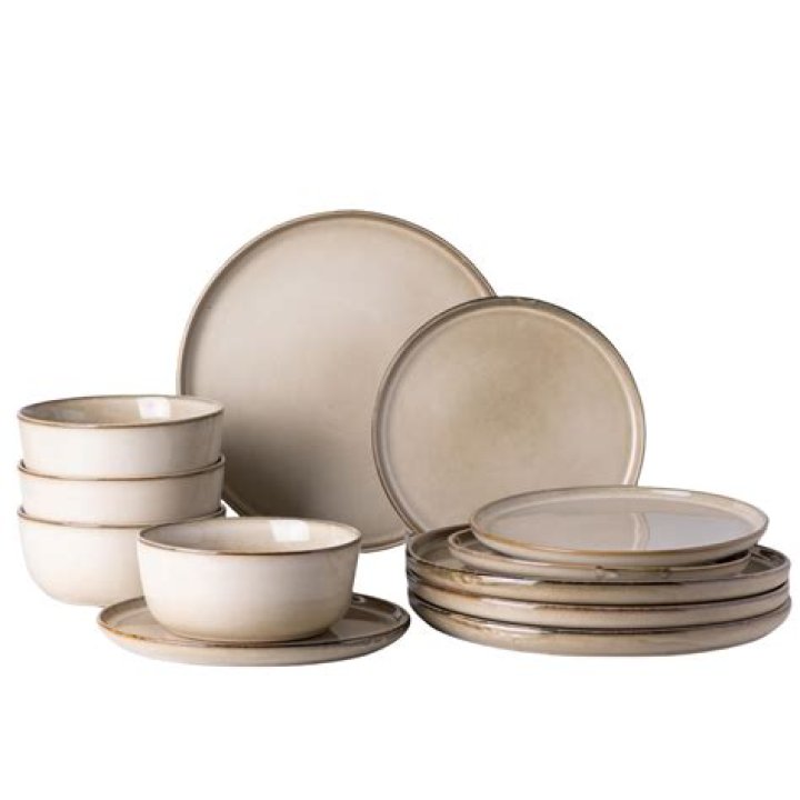 Does all stoneware scratch?