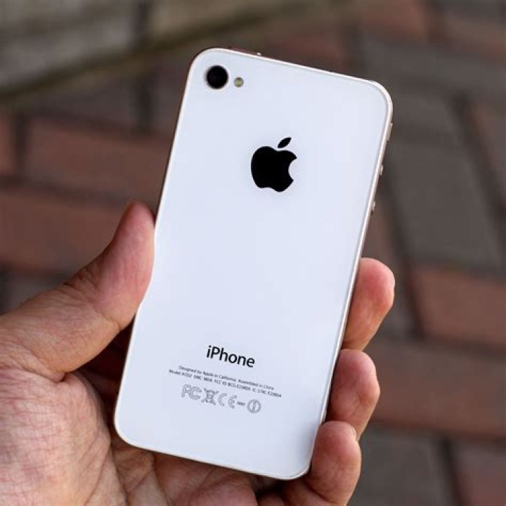 Does iPhone 4 take good pictures?