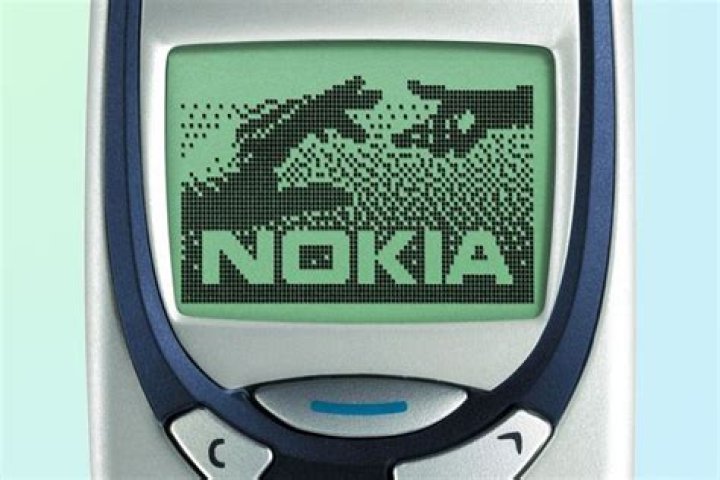 Does Nokia Lumia support Facebook?