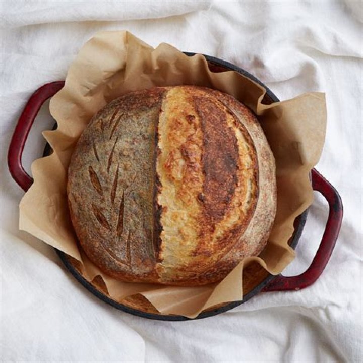 Does shape of pan affect baking?