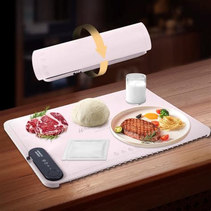 How do chefs keep food warm while plating?