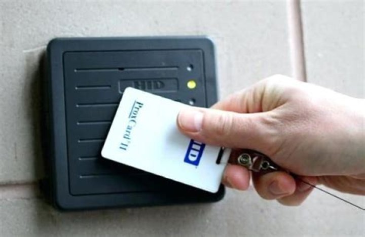 How do I program my HID proximity card?