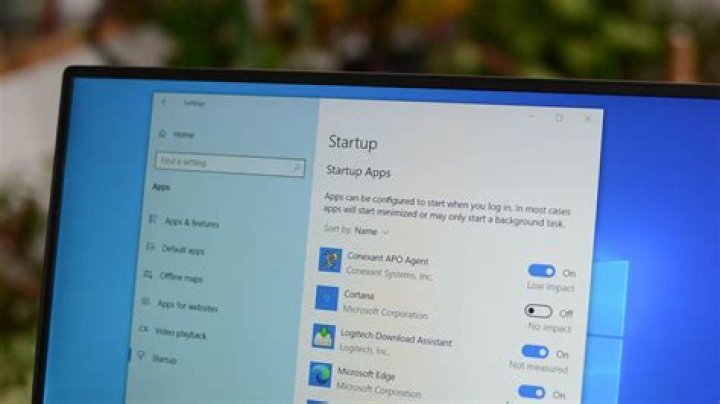 How do I see startup programs in Linux?