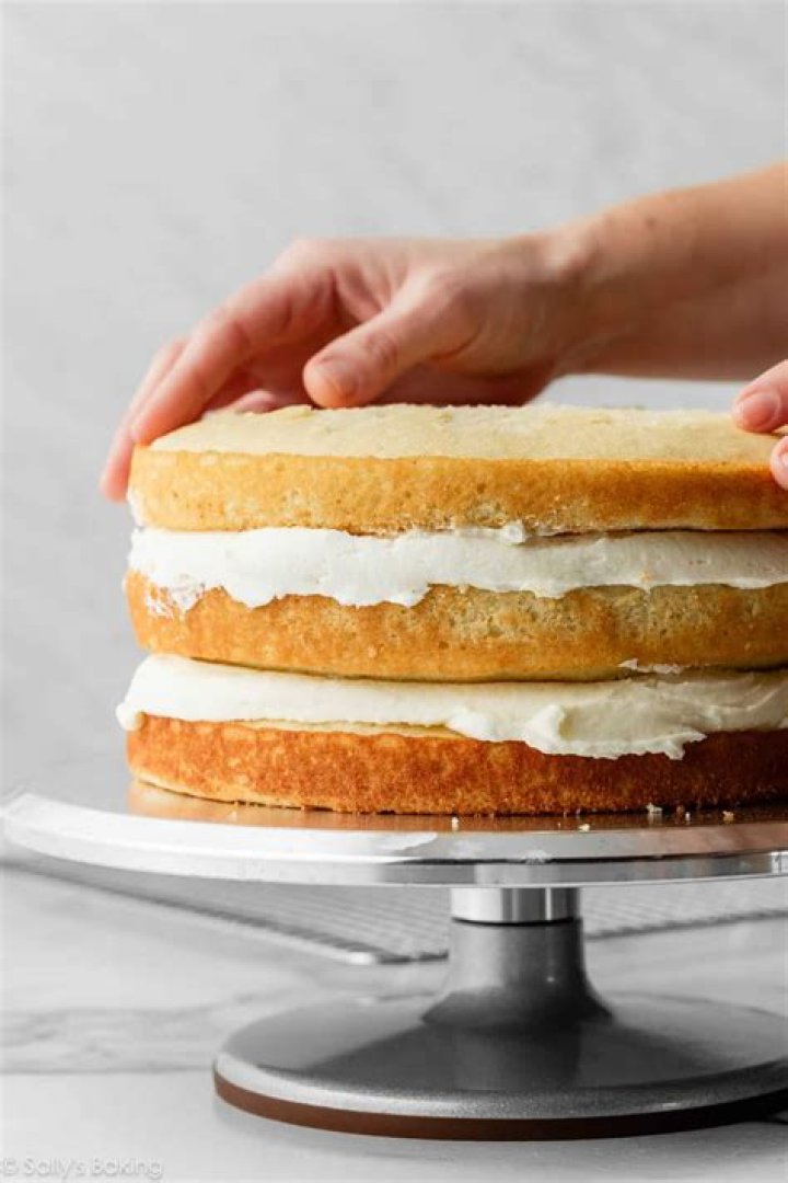 How do you bake a 2 layer cake?