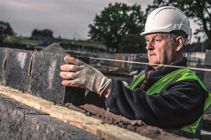 How do you calculate lintel load?
