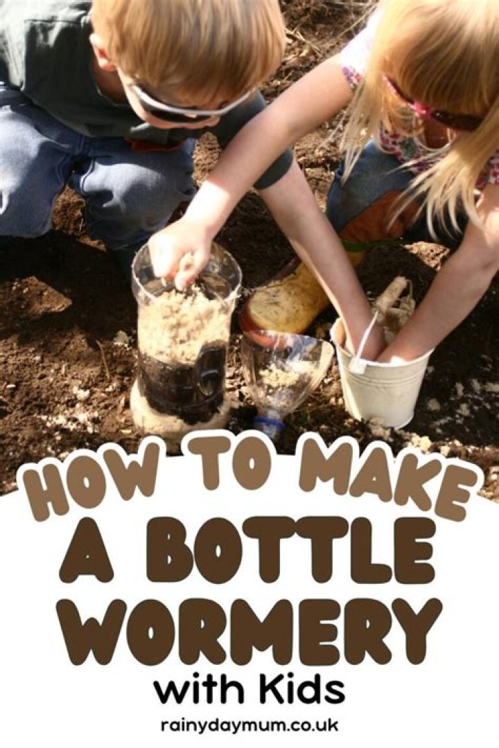 How do you make a Wormery bottle