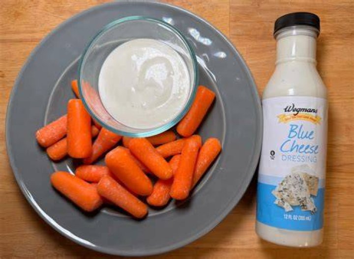 How do you make dressing with blue cheese?
