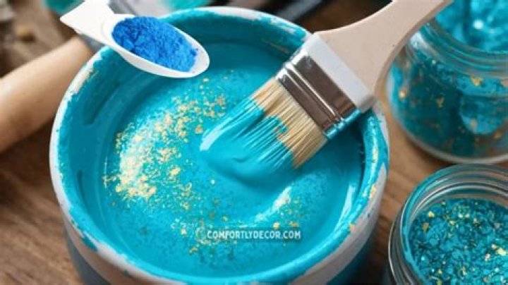 How do you make paint powder?