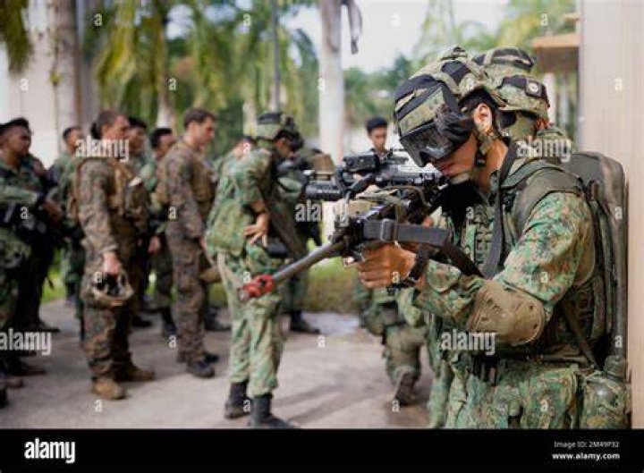 How many Guards unit in Singapore?