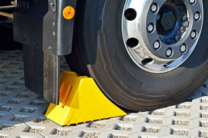 How many wheel chocks should I use