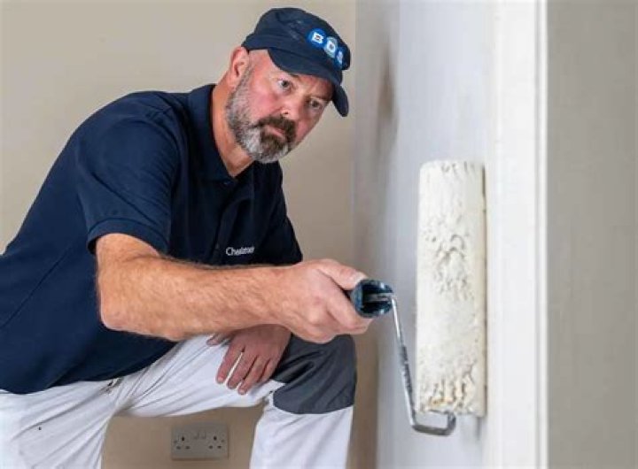 How much does a qualified painter earn?