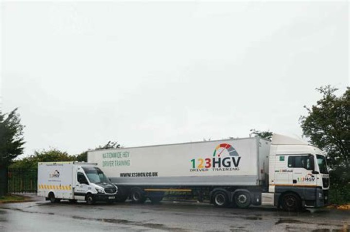 How much does HGV training cost UK?