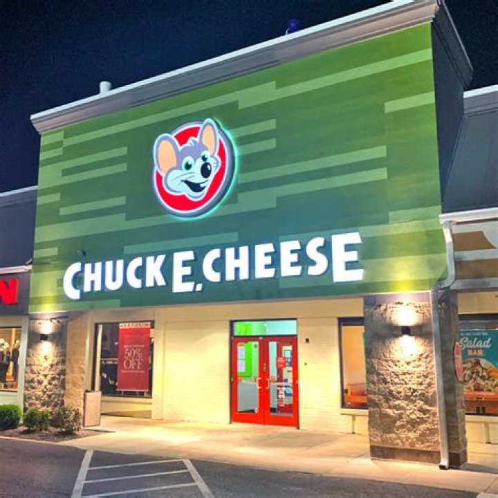 How much is a beer at Chuck E Cheese?