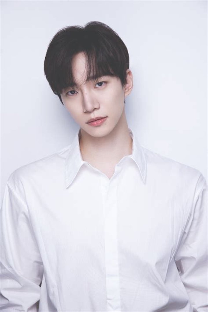 How old is Junho?