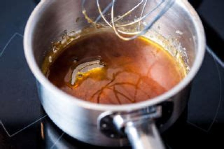 Is sugar a liquid?