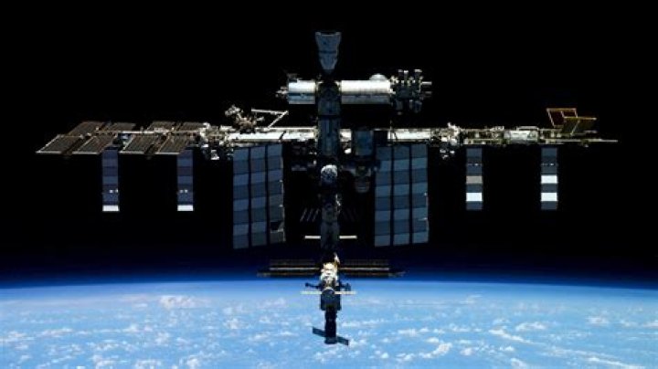 Is the ISS geosynchronous?