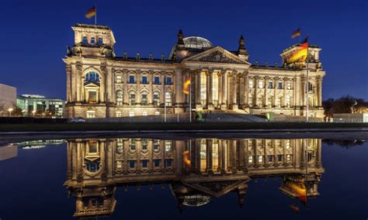 What does the Bundestag do?