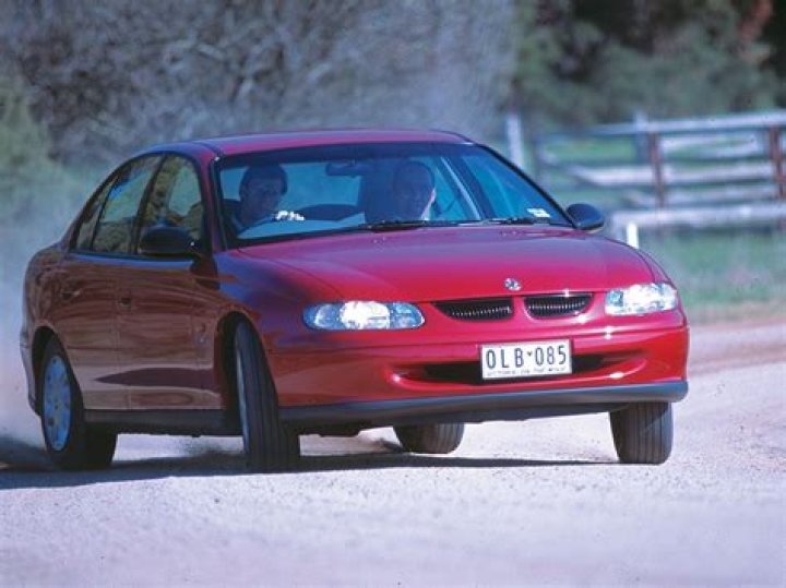 What is a 2002 VX Commodore worth?