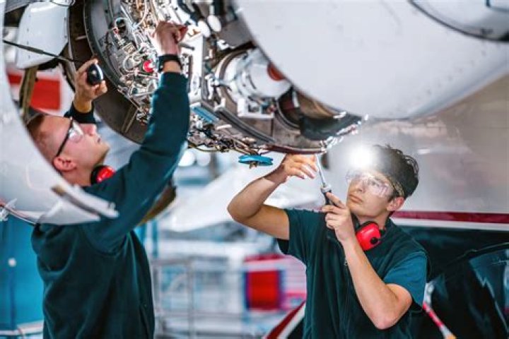 What is an I & E Technician?
