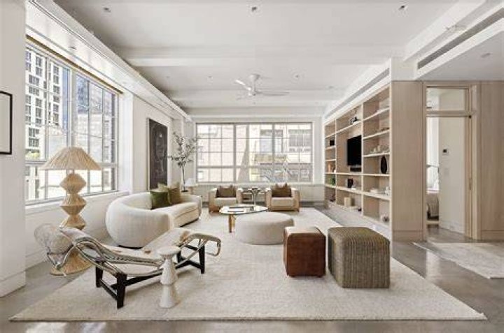 What is the average interior design fee?