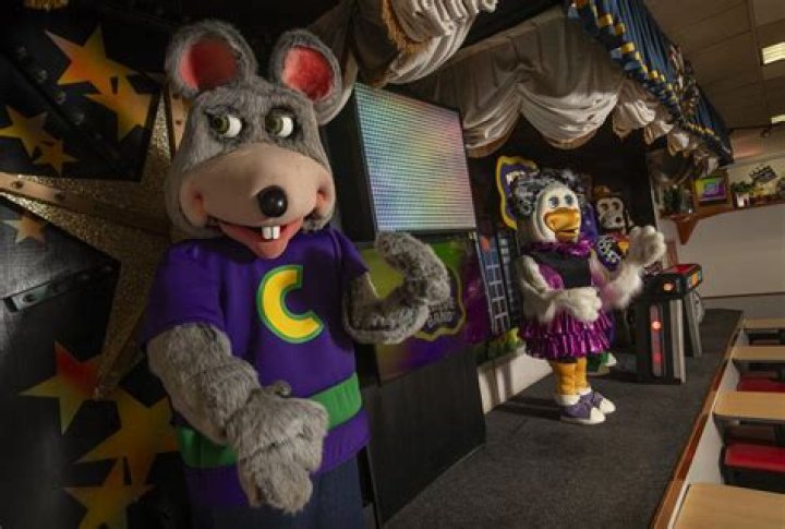 What is the oldest Chuck E Cheese?