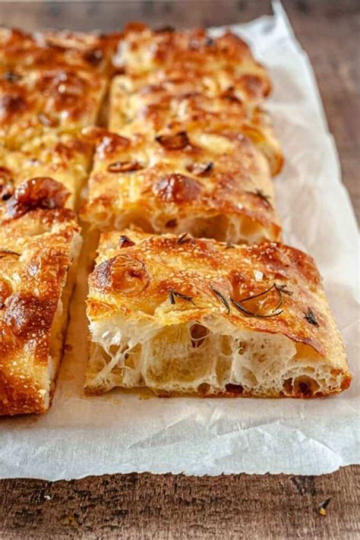 What makes shortbread crumbly?