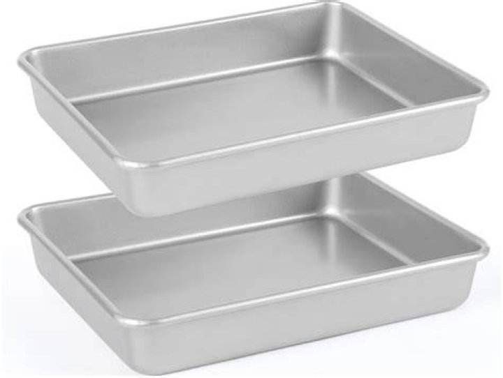 What size is a rectangular baking pan?