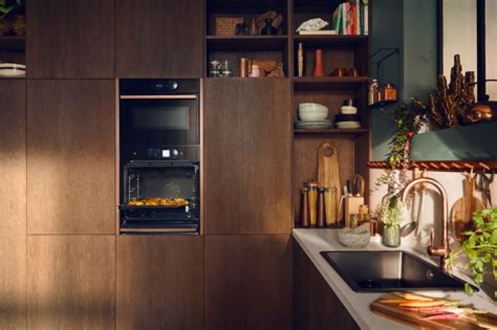 Which is better SMEG or Neff