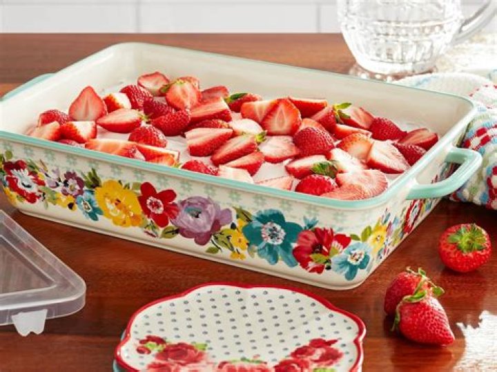 Who makes the best bakeware?